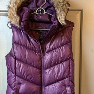GAP Women's Deep Purple Vest with Faux Fur Trim